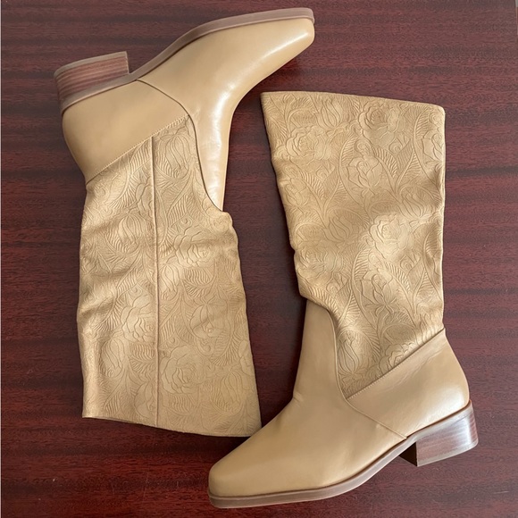 NWOT Makron Suela Leather Floral Rose Embossed Boots - Picture 2 of 9